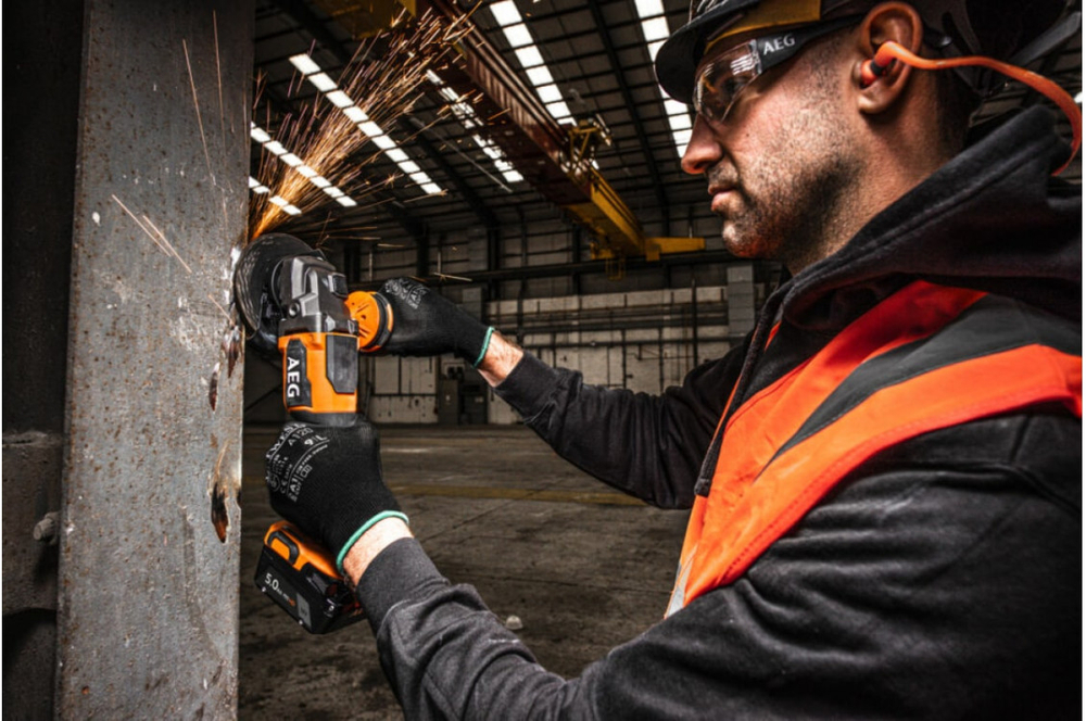 Углошлифмашина аккумуляторная AEG BEWS18-125BLPX2-0 4935480857 125 мм