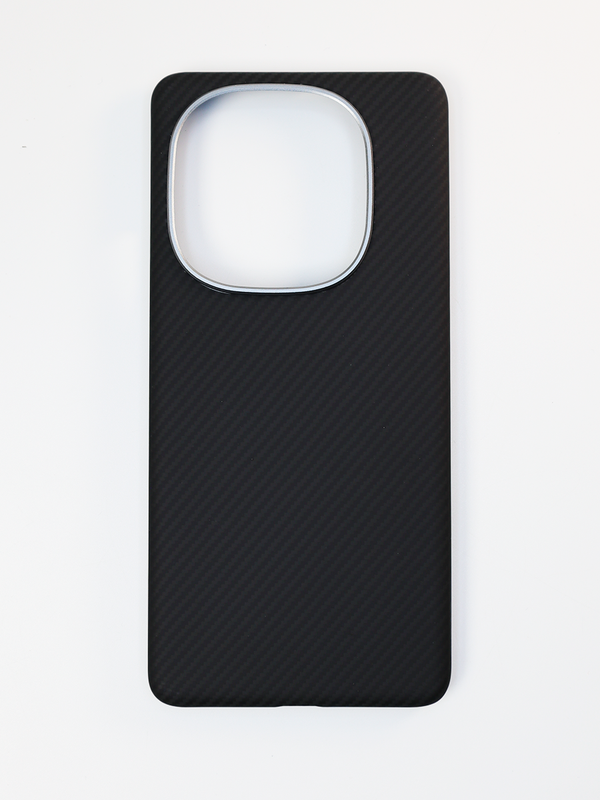 Карбоновый чехол для IQOO 13 с MagSafe черные полосы (Black stripes)