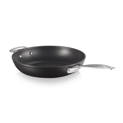 Le Creuset Сковорода PRO с антипригарным покрытием 30см.
