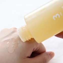 Numbuzin No.3 Super Glowing Essence Toner 200ml