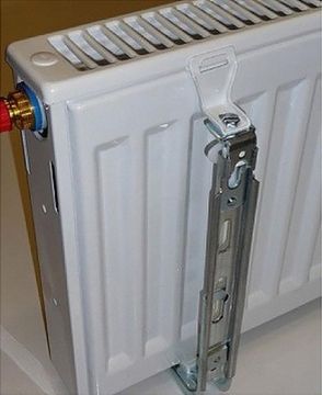 Настенный кронштейн Buderus тип K15.4 для радиаторов 20/21/22/33 (500) с пласт. встав.