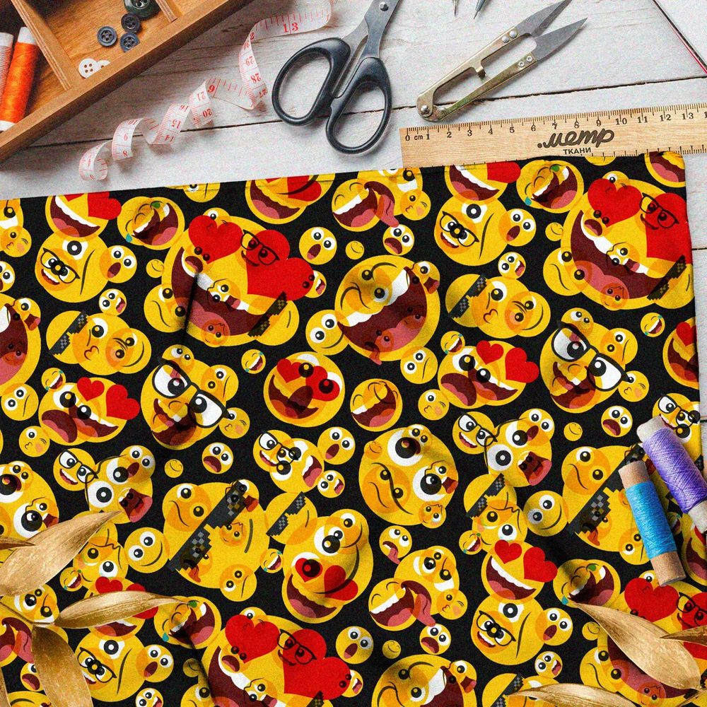 Ткань дюспо безумные смайлики на чёрном фоне