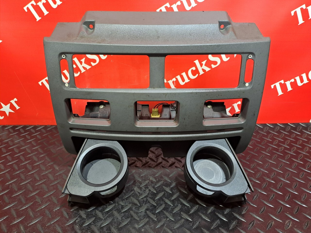 Консоль панели приборов 2018г.