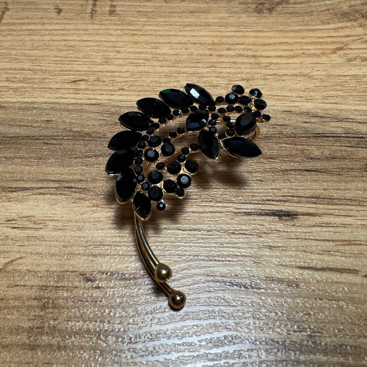 Серьга-кафф 12 листов кристалл черный стразы черные металл золотистый