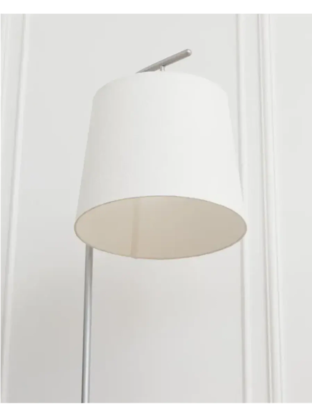 Торшер напольный с абажуром в гостиную современный