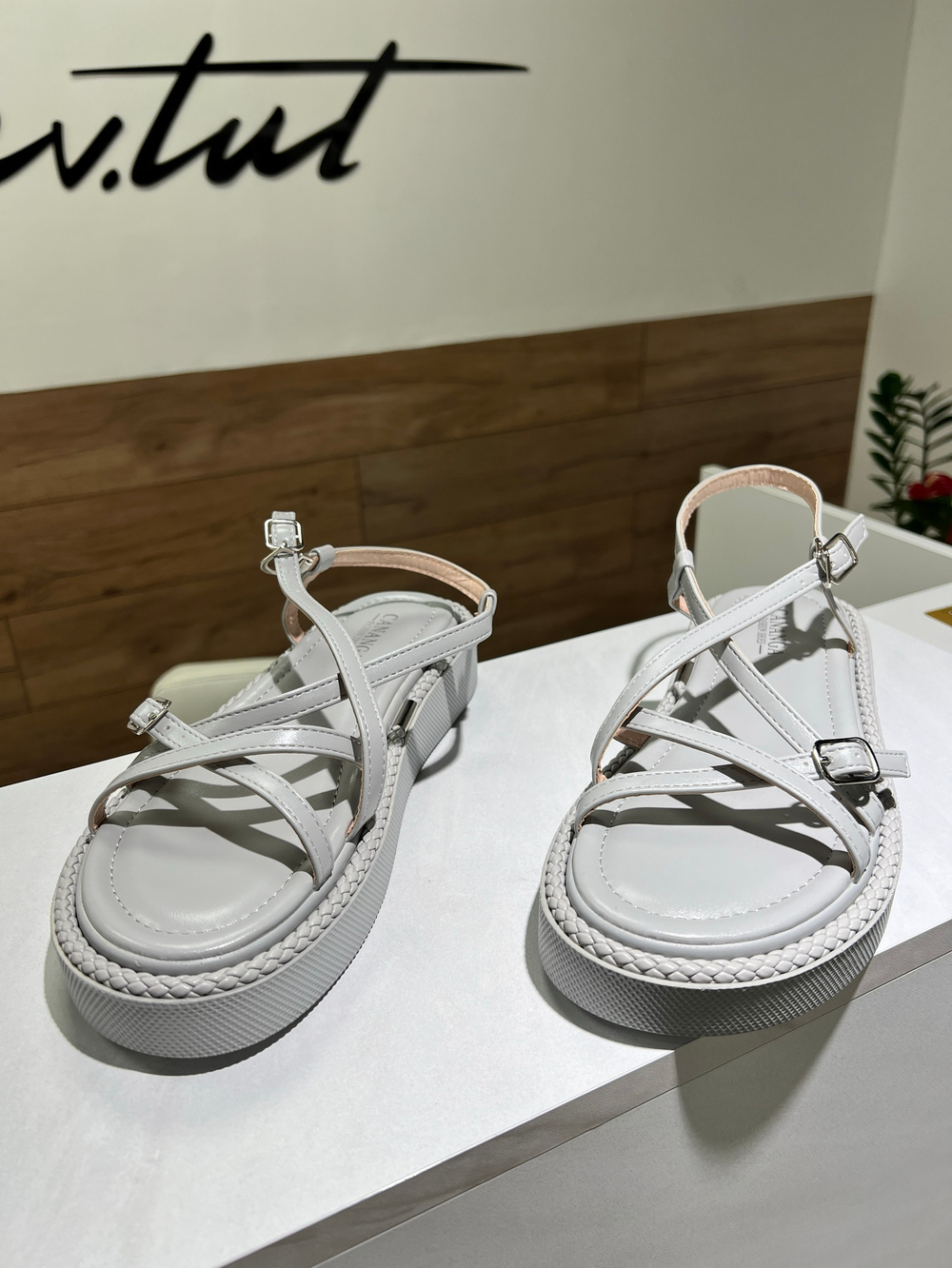 Сандалии женские