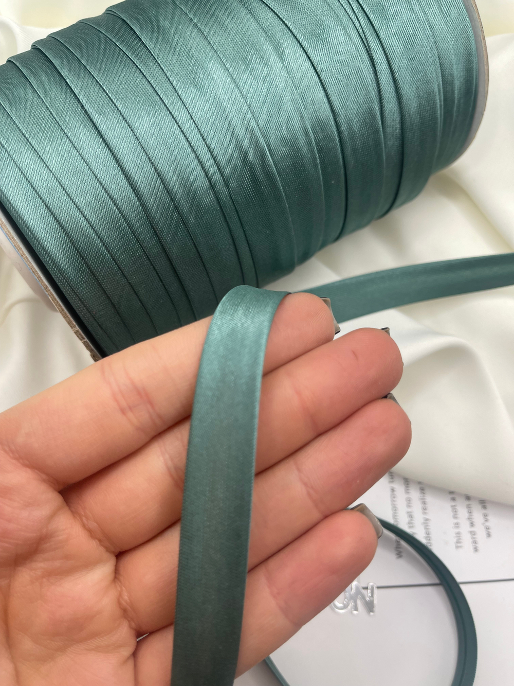 Косая бейка "Gamma" GK-12P 11 - 12 мм №139 салатовый