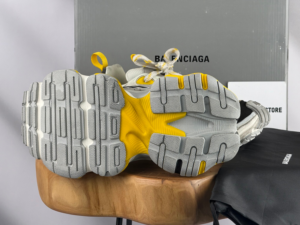 Balenciaga Cargo Sneaker Worn-Out - Grey Yellow