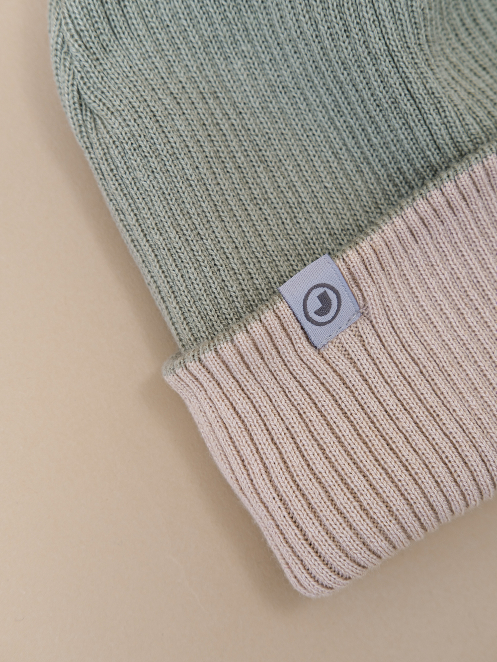 Шапка вязаная хлопковая ТВИНС(Сандал, хакки)