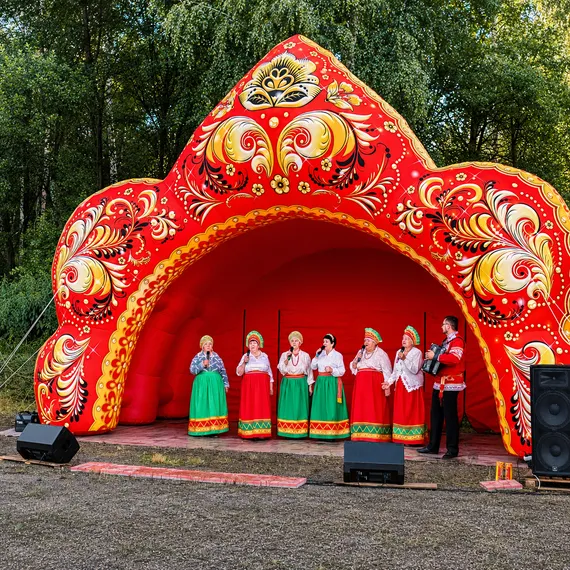 Надувная сцена "Кокошник"