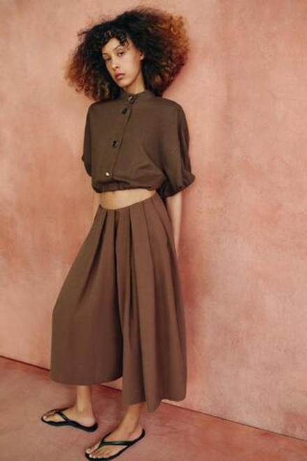 ZARA ДЛИННЫЕ СТРУЯЩИЕСЯ ШОРТЫ, МОККО