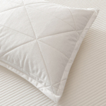 Велюровое покрывало в клетку с наволочками OVL032