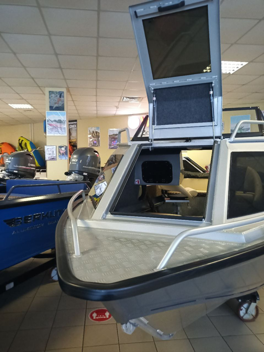 Лодка Беркут M-HT в наличии. Вариант 1