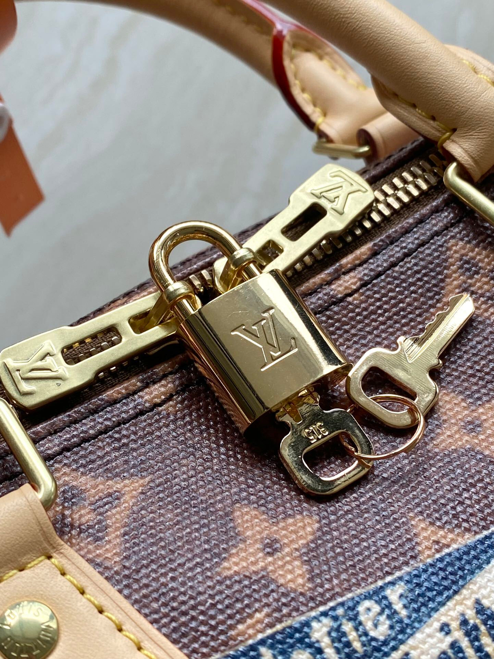 Louis Vuitton Speedy Bandouliere 30