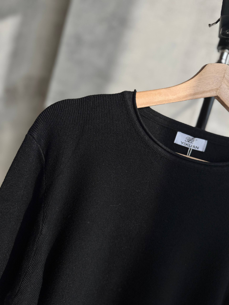 Свитер жен. 8010 чер.