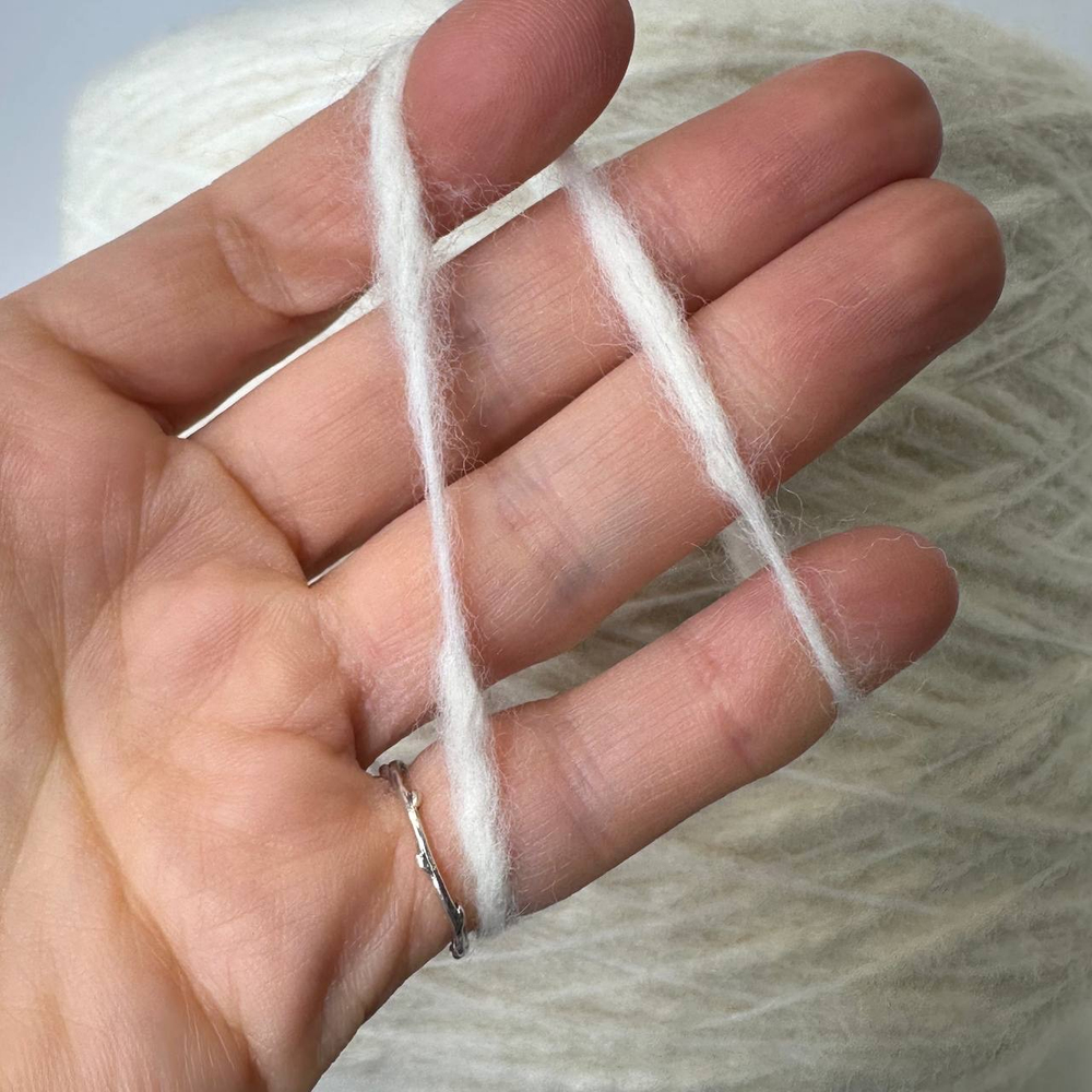 KRISPIES - Luxury Selection by Ri.Go; 78% меринос, 22% п/а; 220м/100гр; шнурок с чередующимися утолщениями; col. 100, цвет: белый; S704