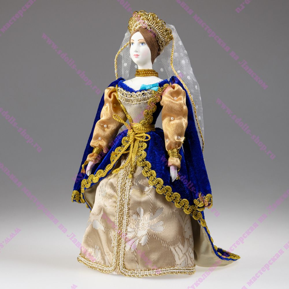 Сувенирная кукла в придворном костюме