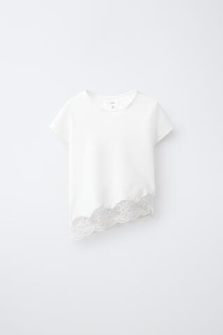 ZARA ОДНОТОННАЯ ФУТБОЛКА С КРУЖЕВНОЙ ОТДЕЛКОЙ, БЕЛЫЙ