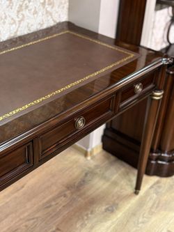 Письменный стол "Директор" с коричневой кожей