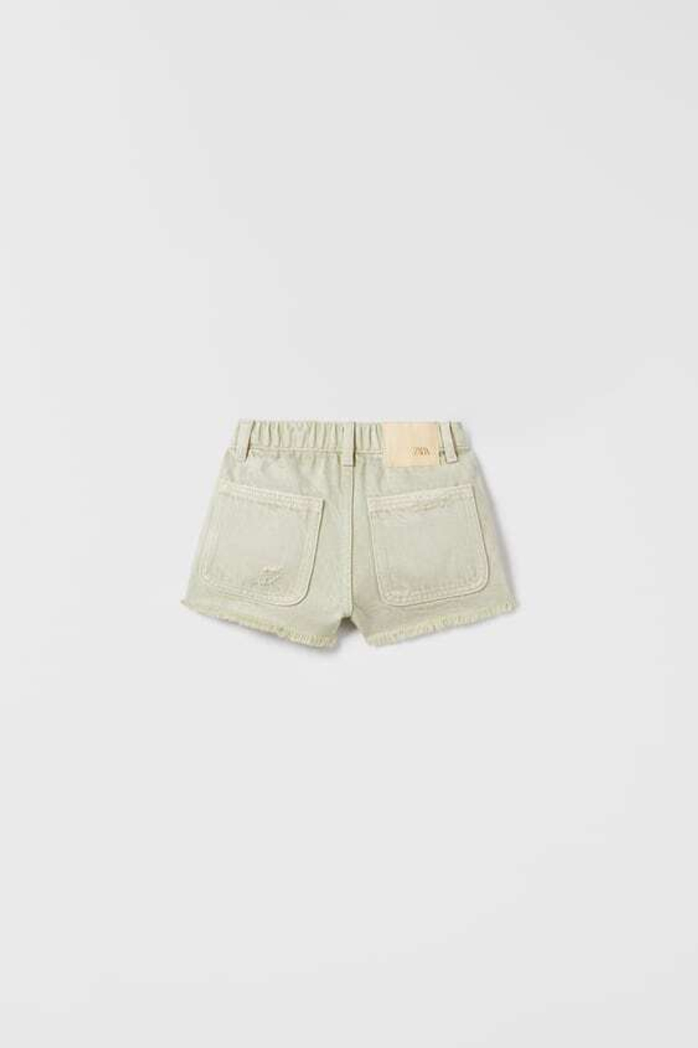 ZARA ДЖИНСОВЫЕ ШОРТЫ С НЕОБРАБОТАННЫМИ КРОМКАМИ, ЗЕЛЕНЫЙ