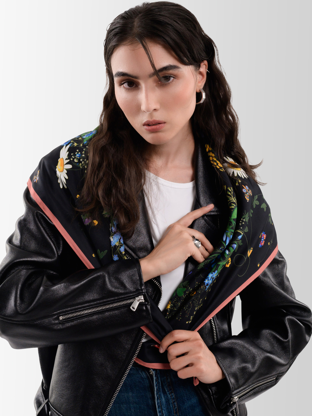 Платок «Русский полевой букет» чёрный 100% шёлк