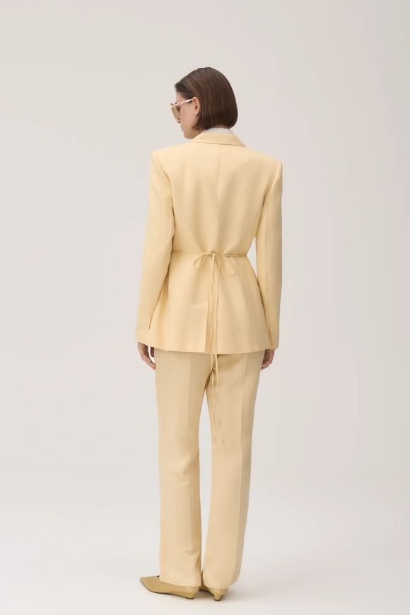 Льняной жакет с завязками