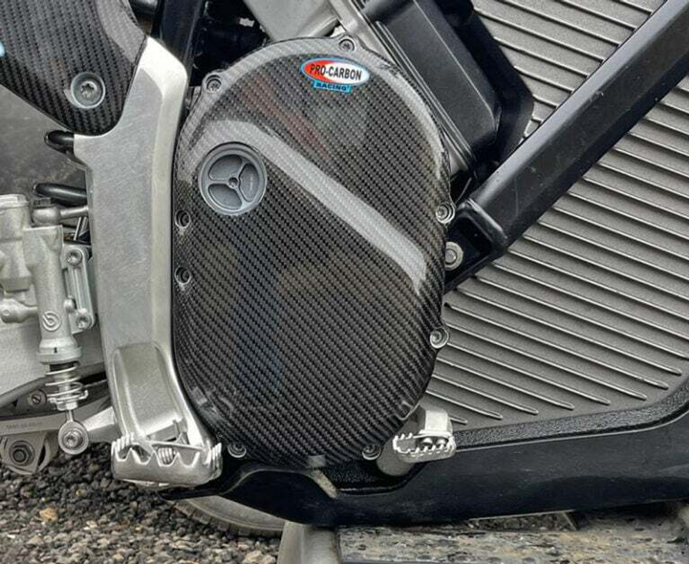 PRO-CARBON RACING Stark VARG Case Cover – Right – Coolant – MX + EX SF-CC-01