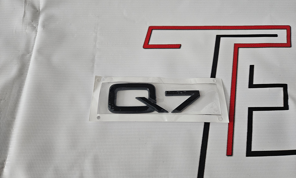 Шильдик Audi Q7