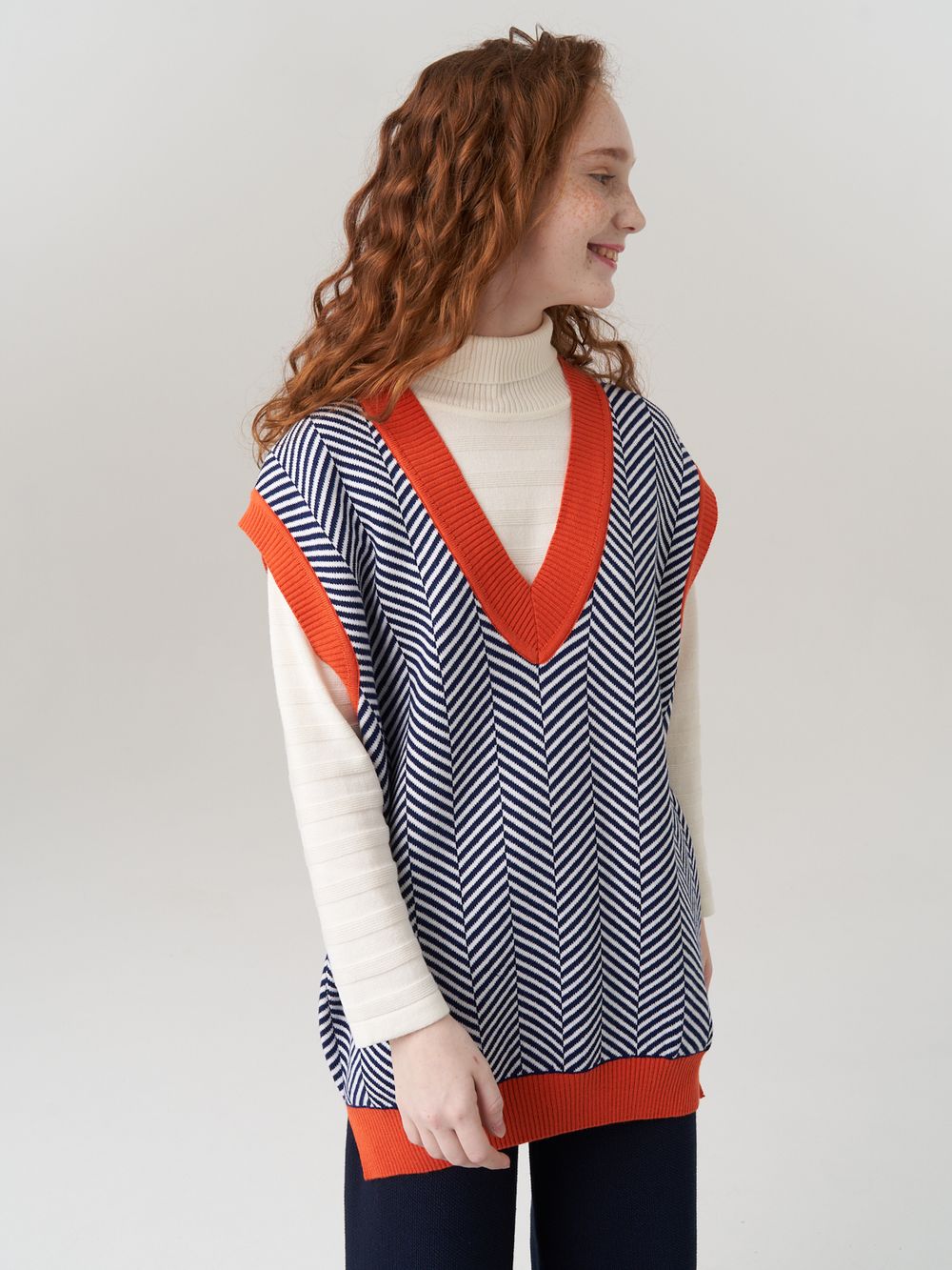 Жилетка для девочки в школу 953 н.синий-оранжевый