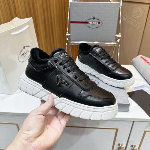 Кроссовки Prada