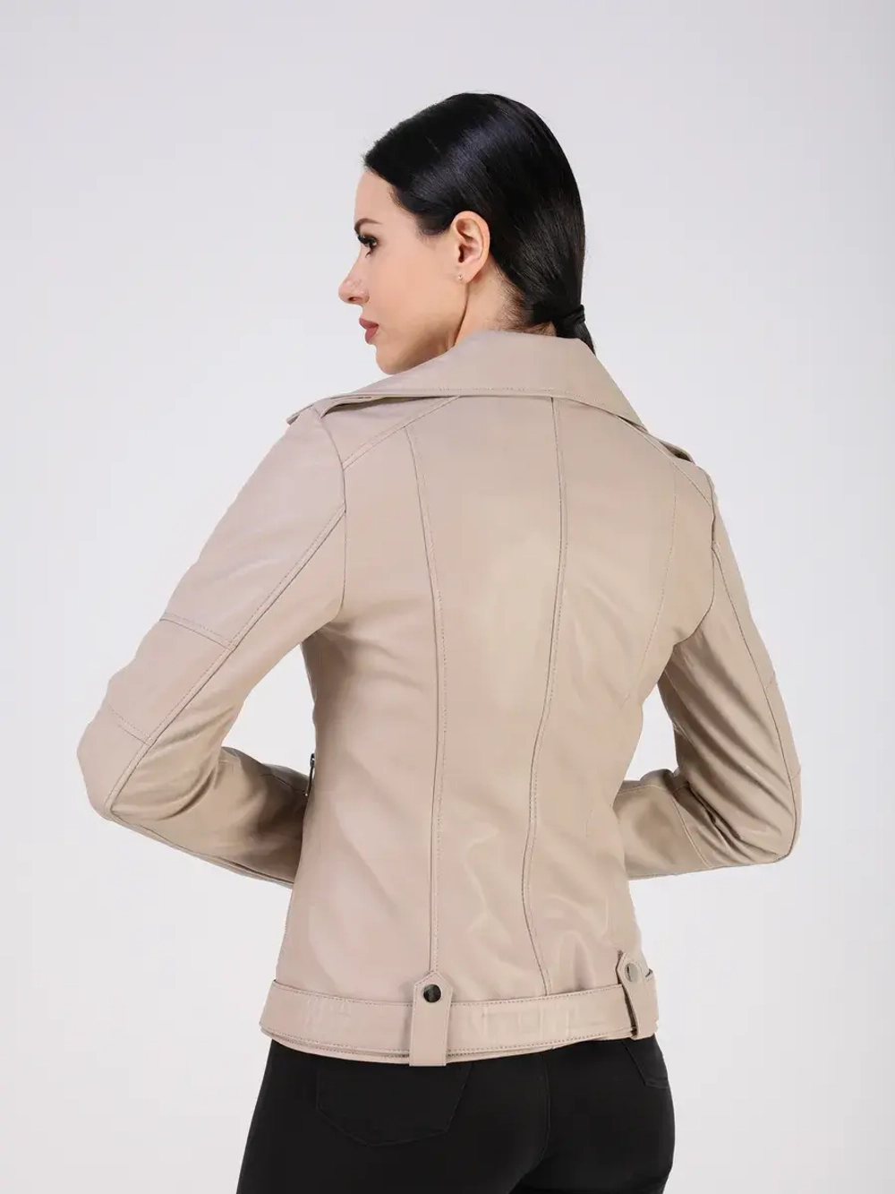 Кожаная куртка демисезонная косуха