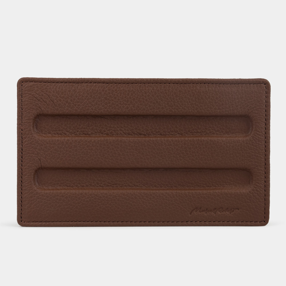 Подставка кожаная для ручек коричневого цвета