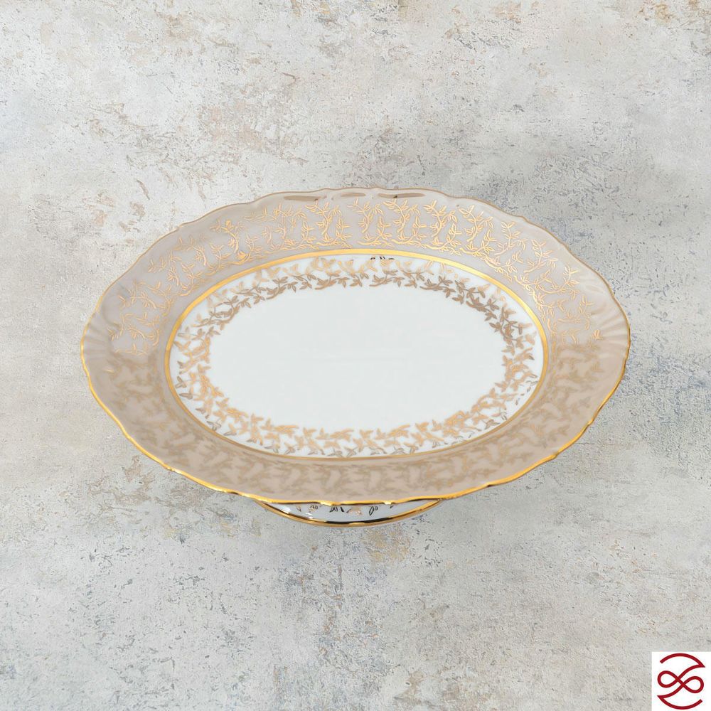Блюдо овальное на ножке Queen's Crown Aristokrat Лист бежевый 27 см