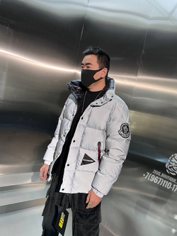 Пуховик Moncler