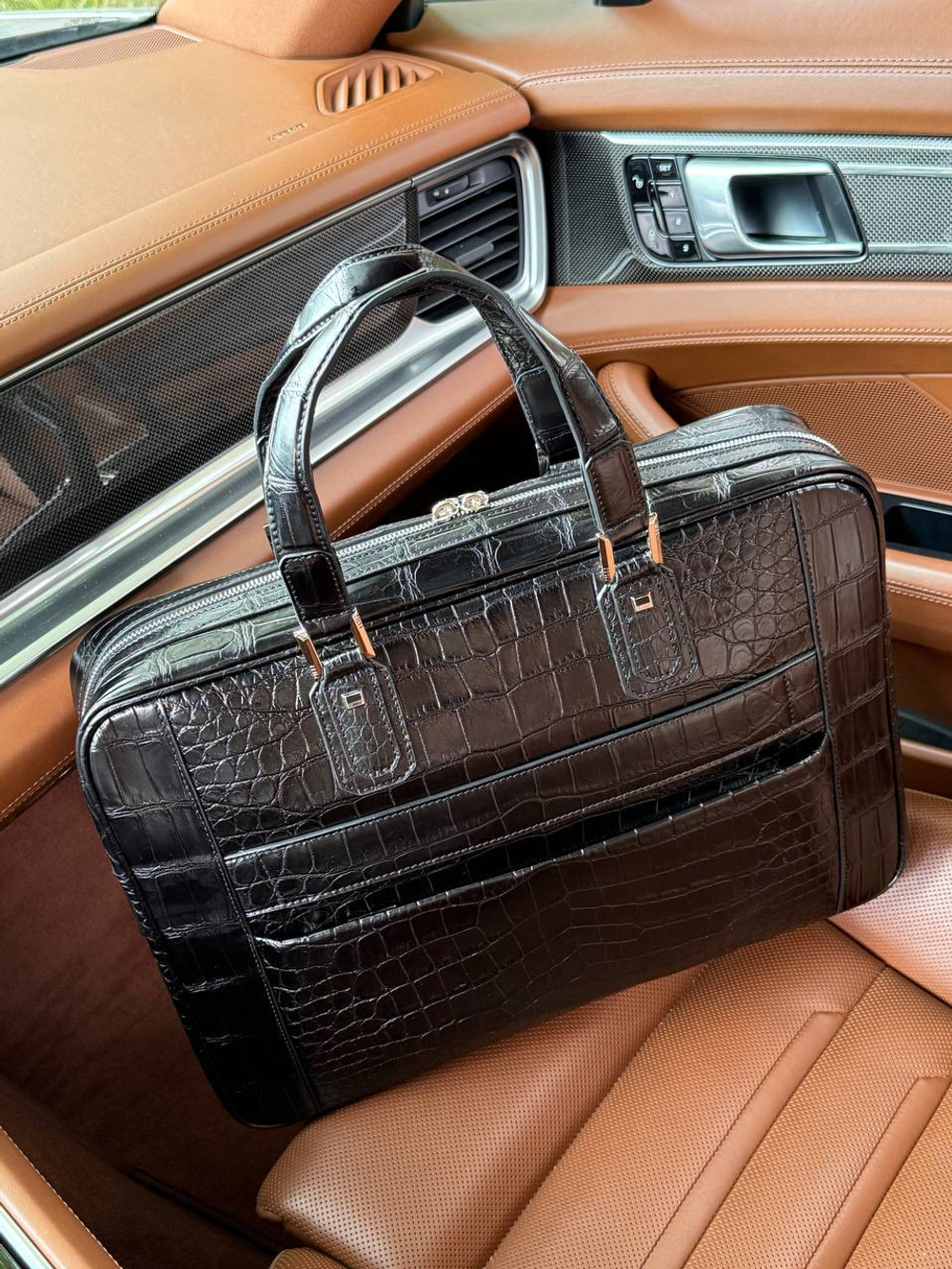 Портфель из кожи крокодила Zilli