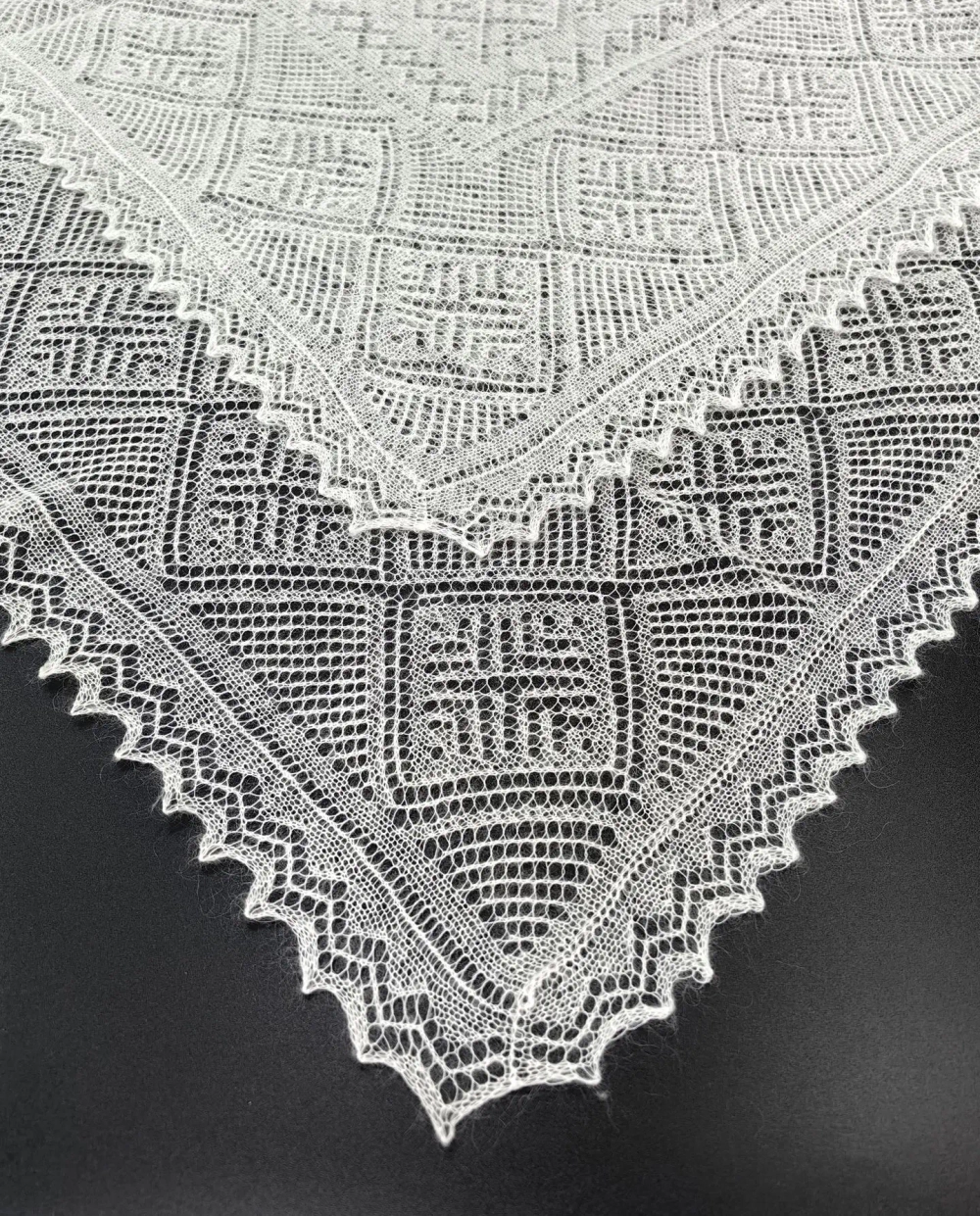 Оренбургский пуховый платок-паутинка А80-01 белый отбеленный