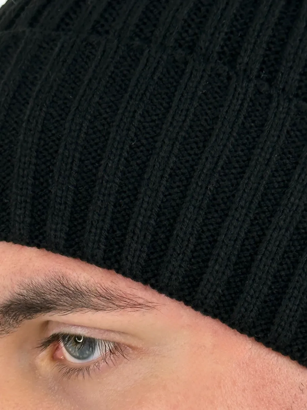 шапка вязаная теплая с отворотом стильная