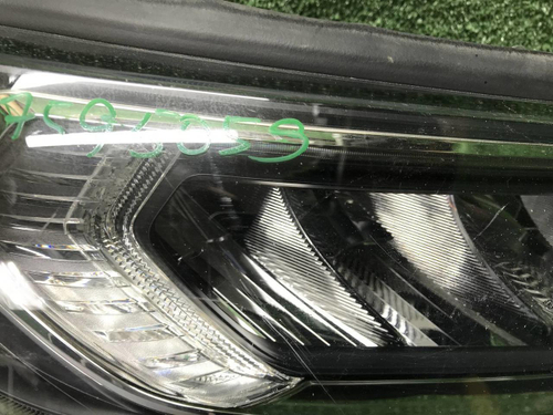 Битая Фара правая Toyota RAV4 5 XA50 (18-нв) LED