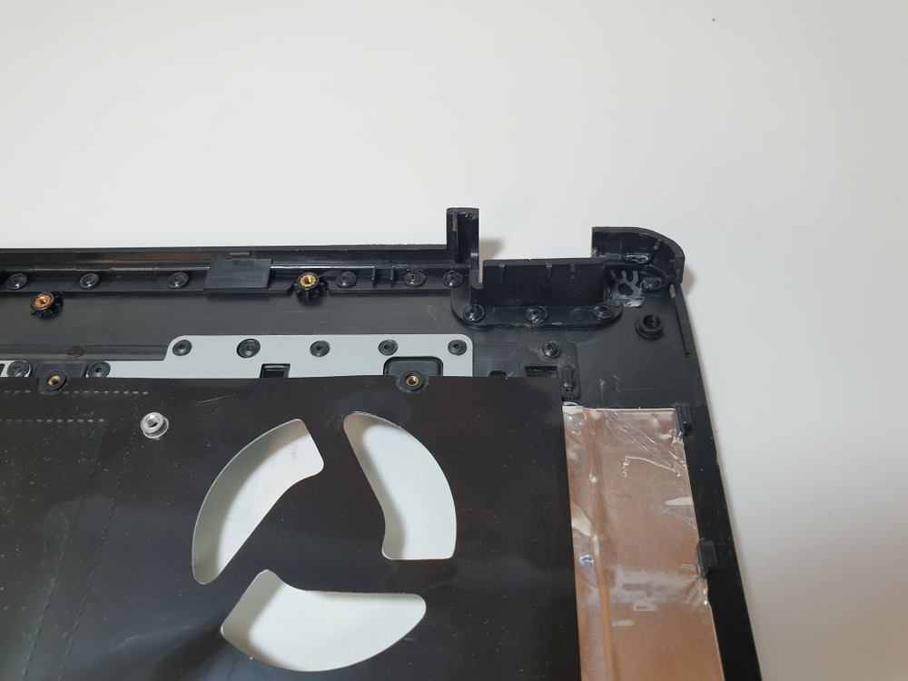 Топкейс DEXP CLV-670-SL7, 6-39-W67J2-010, дефект