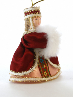 Кукла-подвеска Барышня с муфтой