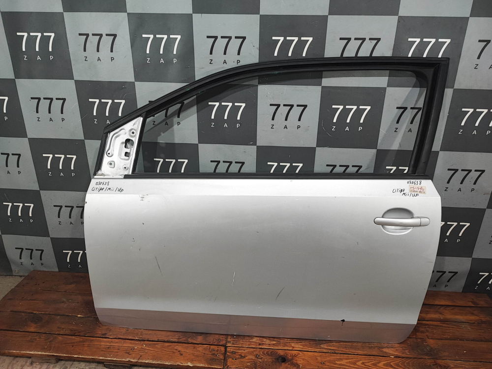 Дверь передняя левая Volkswagen Up 12-16 Б/У Оригинал 1S3831055B