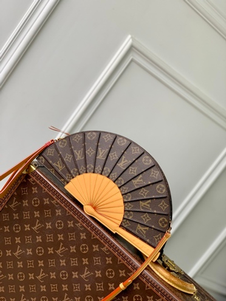 Louis Vuitton Fan