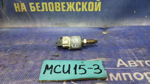 Датчик педали тормоза TOYOTA HARRIER 2000