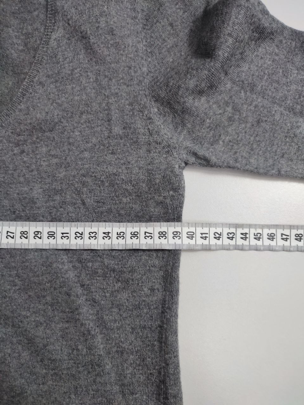 Джемпер стильный шерстяной 40 размер