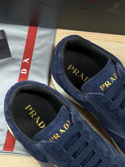 Кроссовки Prada