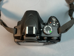 Nikon D3200 kit 18-55mm 3.5-5.6G VR 6.500 кадров