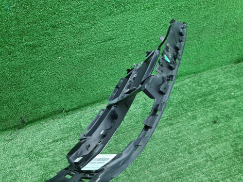 Решетка переднего бампера левая Audi A8 4 D5 17-22