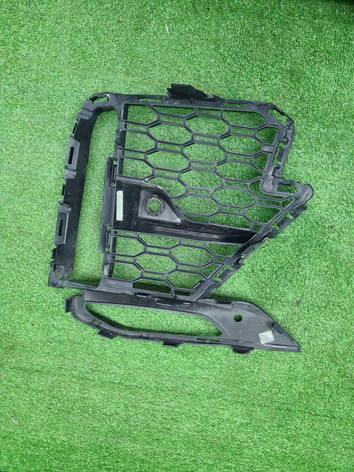 Решетка бампера правая BMW X7 G07 (19-22) M-paket