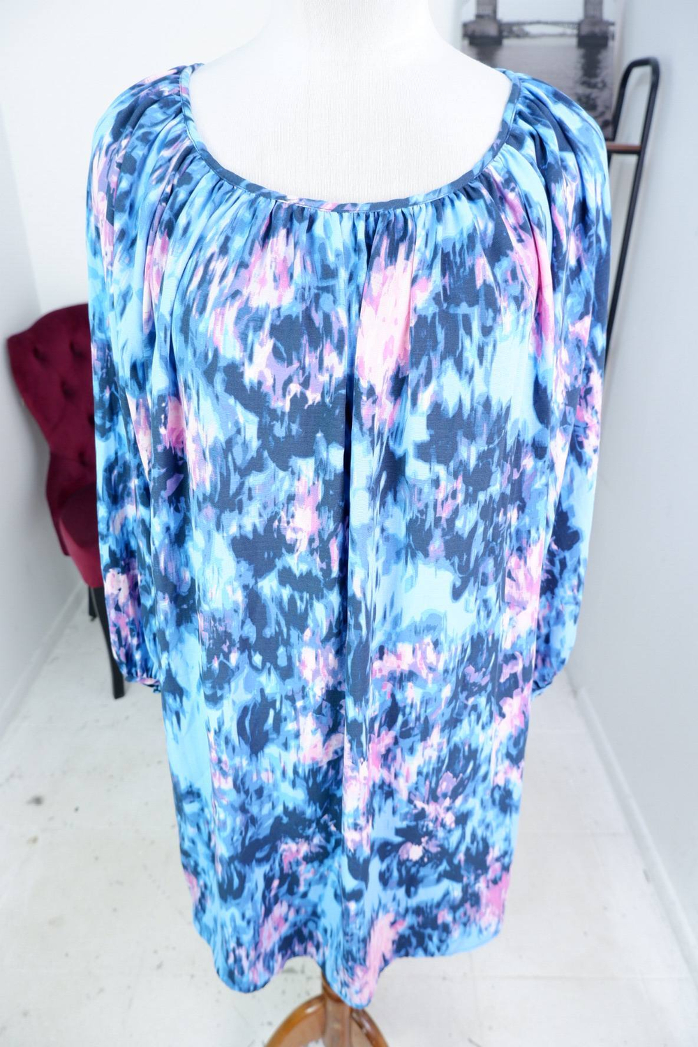 Платье H&M пестрое, маркировка М, визуально на 46 размер