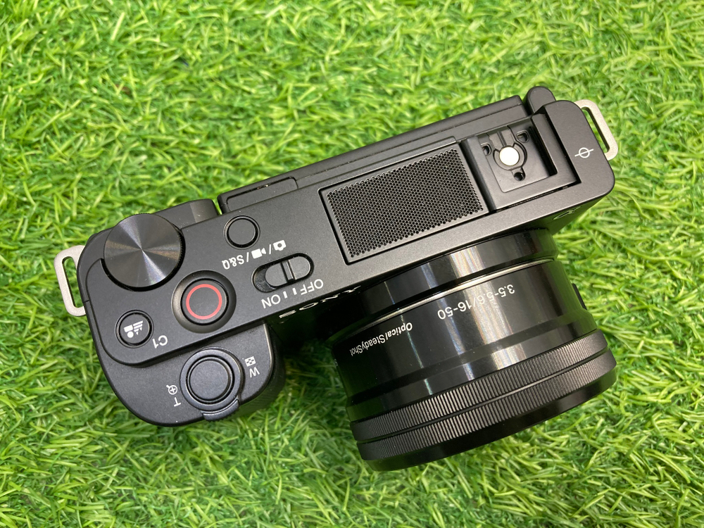 Sony ZV-E10 kit PZ 16-50mm 2.750 кадров